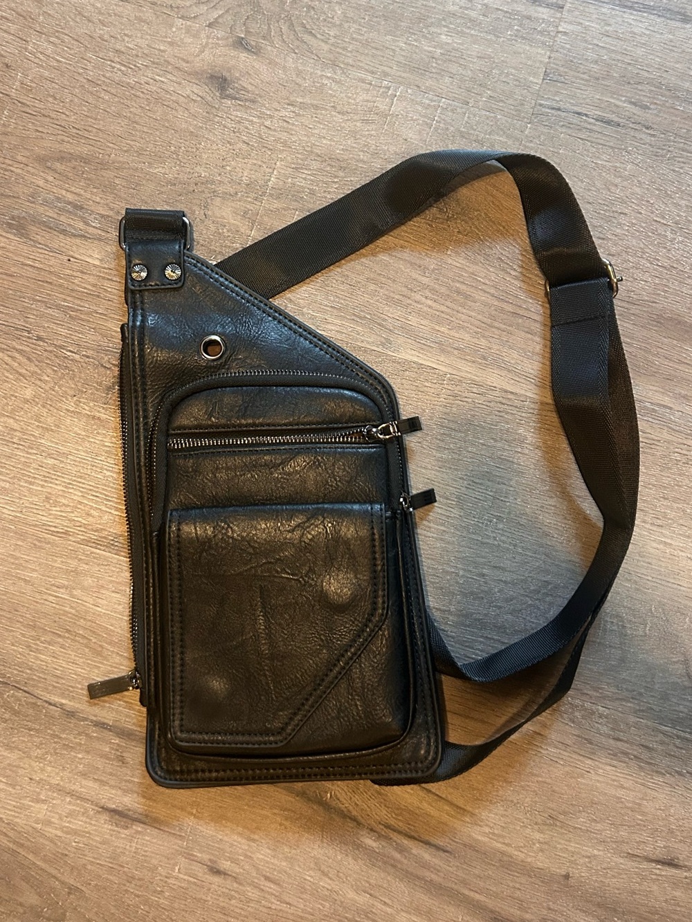 INKMILAN Sling Bag Unisex Black Crossbody Chest Pack Multi Zipper Pockets